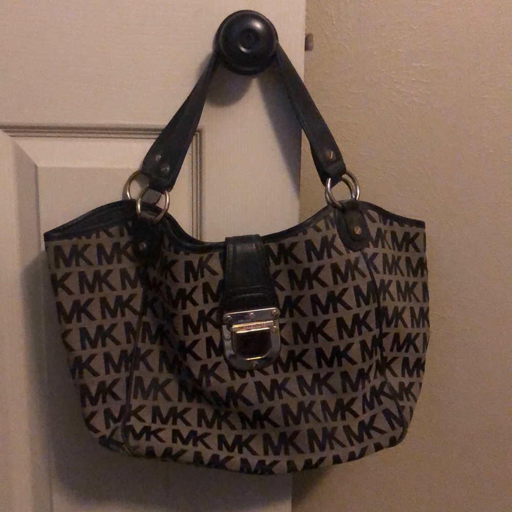 Mk purse